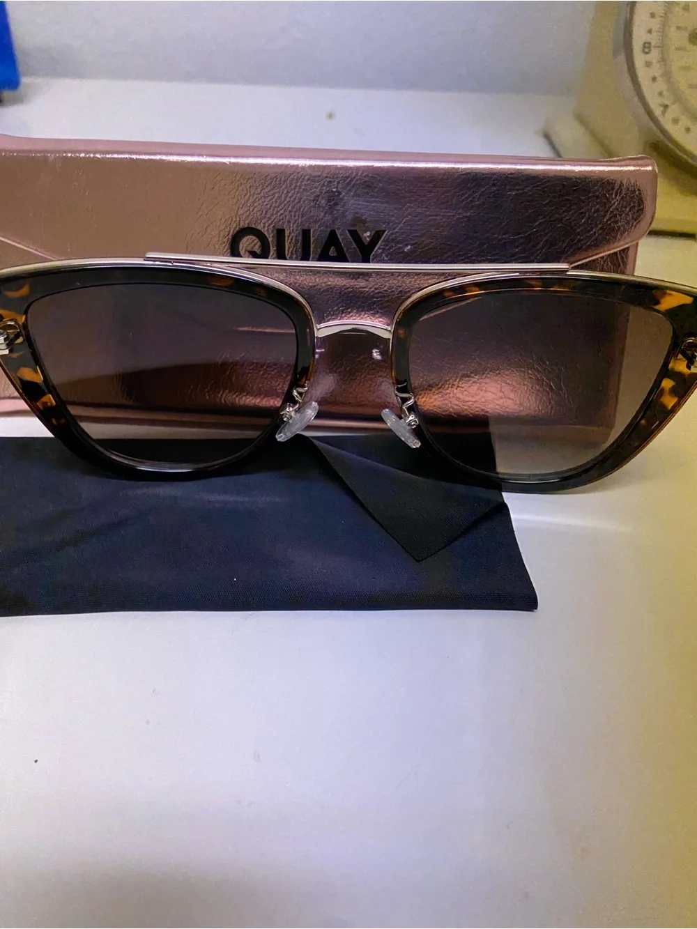 Quay Australia French Kiss Cat Eye Tortoise/Gold - Rare Style With Case